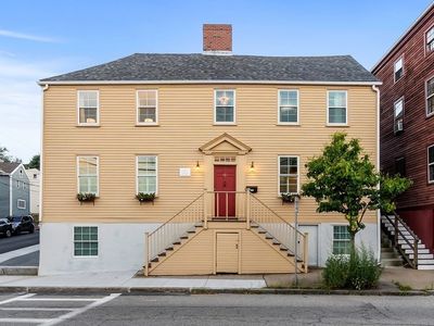 151 Merrimac St, Newburyport, MA, 01950