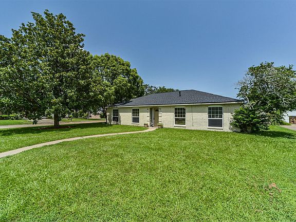 5018 Ash Ct, Dickinson, Tx 77539 