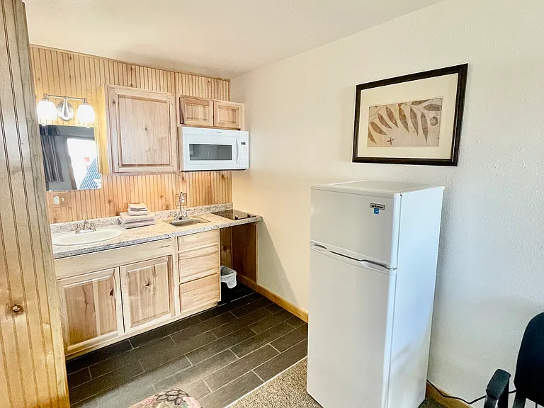 102 N Maple Ave #22 — Photo 4