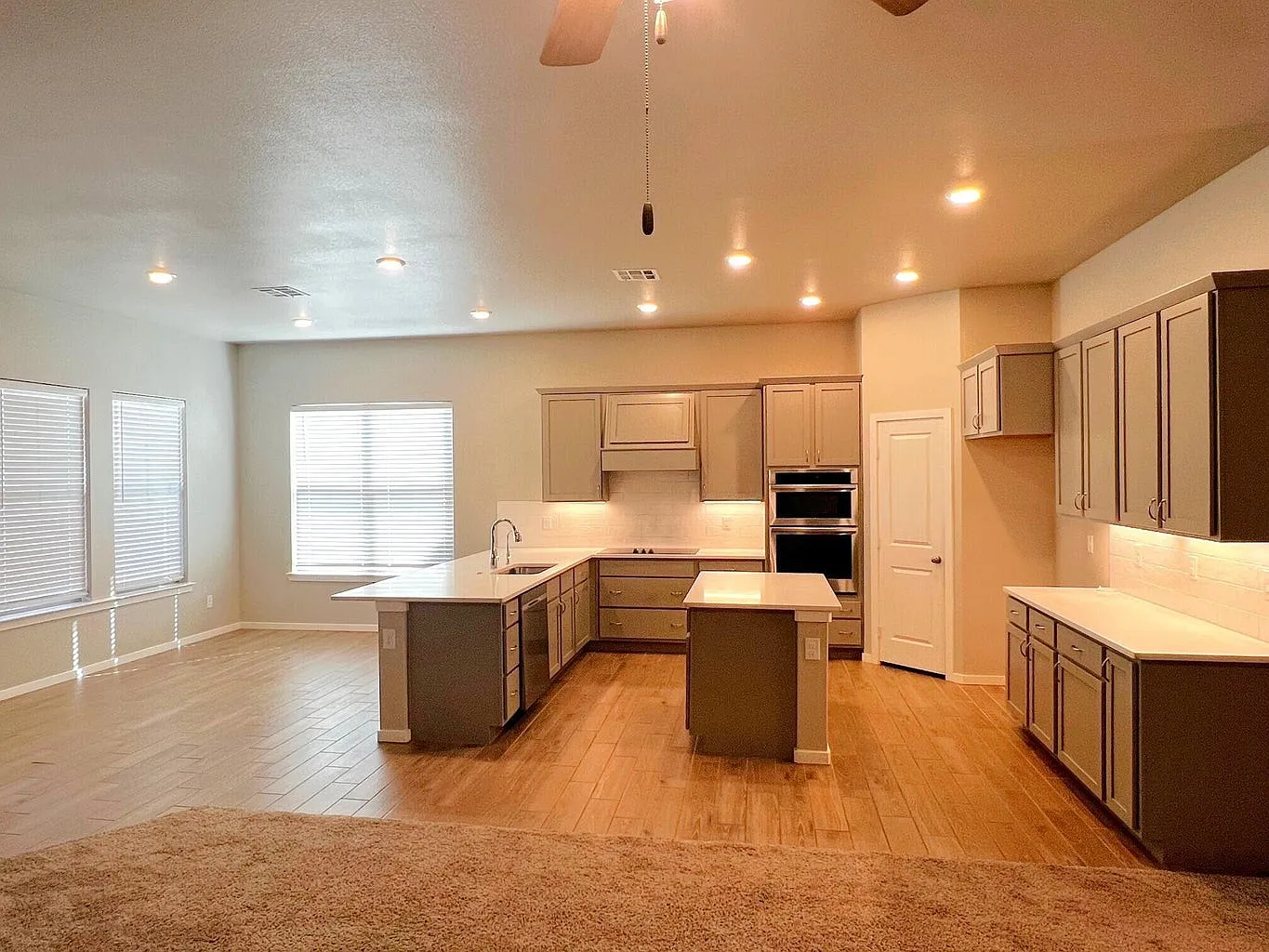 4 bed, 2380 sqft, $2,300 — Photo 3