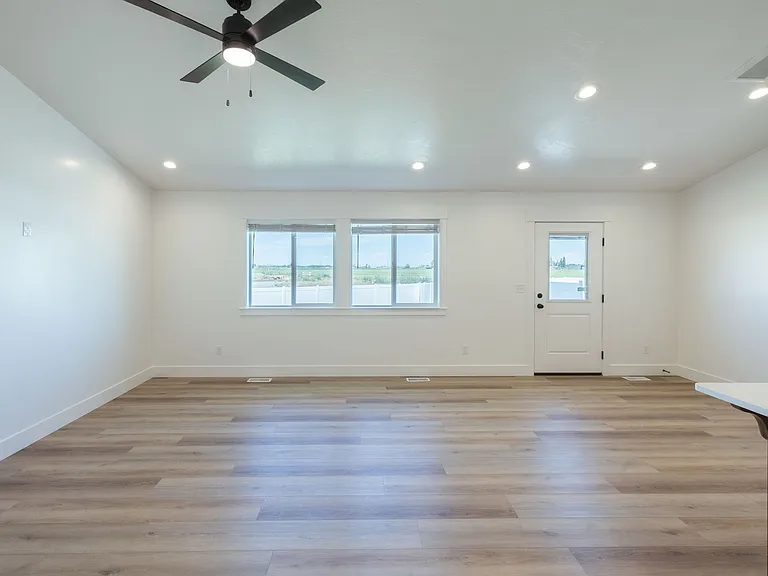 3711 Razor Cir — Photo 9
