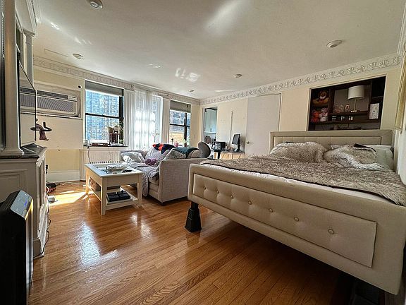 5th image of 310 E 55th St APT 11F