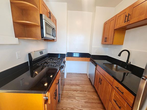 5th image of 510 26th Ave APT 402