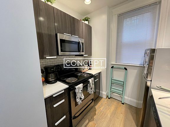 3rd image of 35 Park Dr #1CP