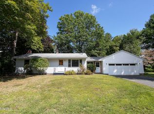 8 Stillwell St, Great Barrington, MA 01230