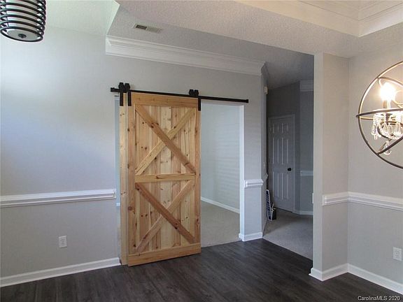 5th image of 105 Walmsley Dr
