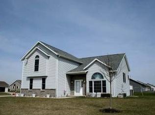 490 Oak Spring Dr, Lomira, WI 53048