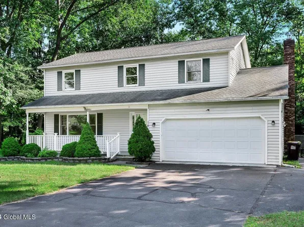 14 McGregor Court, Clifton Park, NY 12065