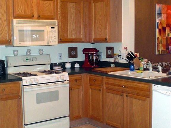 3rd image of 18333 Brookpark Dr