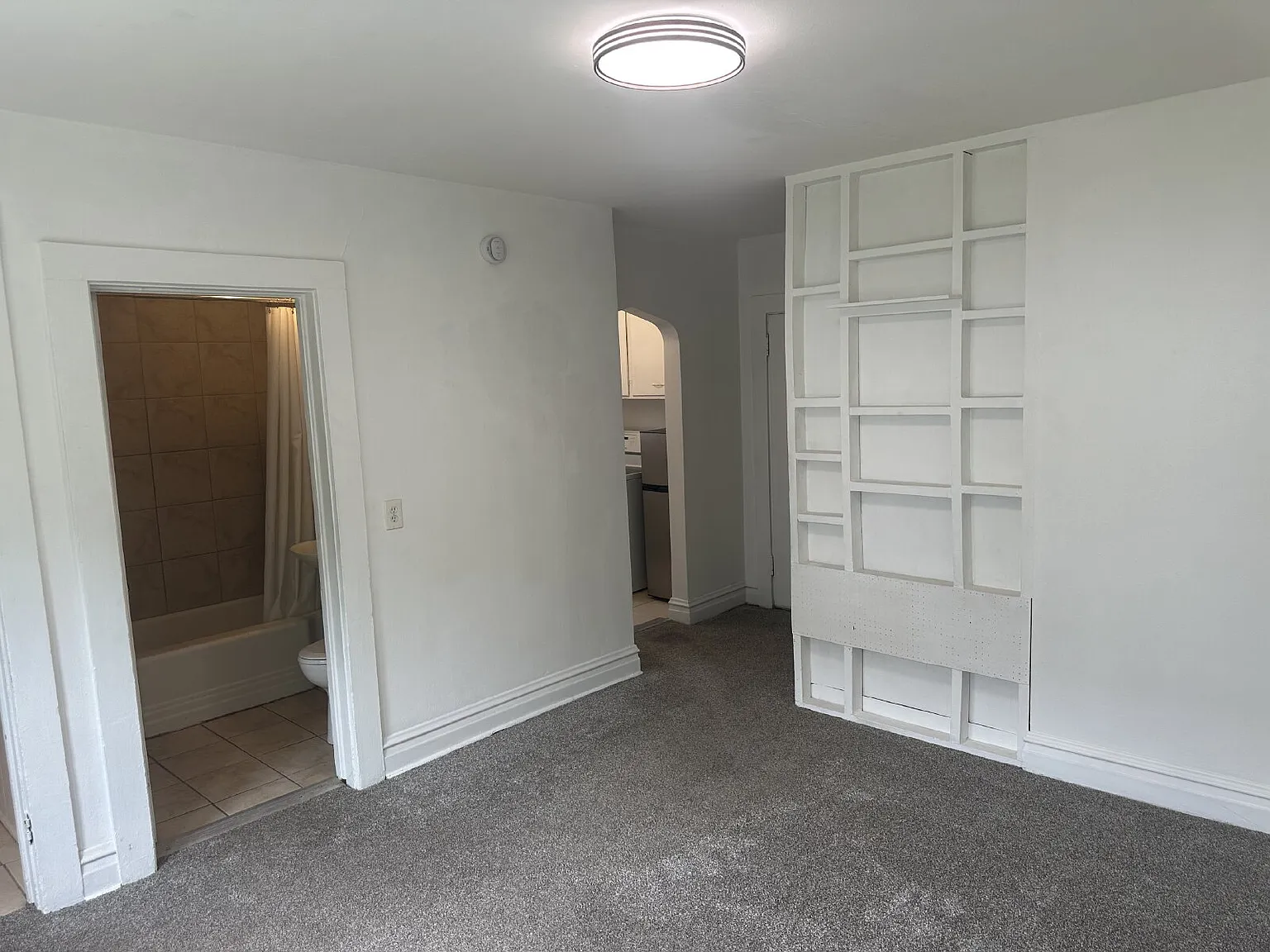 Studio, 1.0 bath, $950 — Photo 3