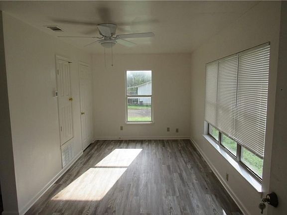 4th image of 402 Hill St #A