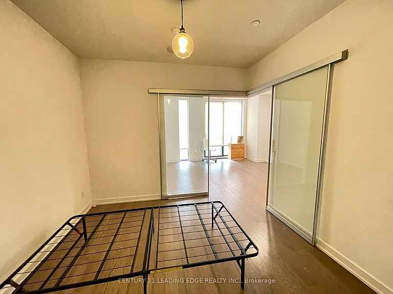25 Richmond St E #421 — Photo 11