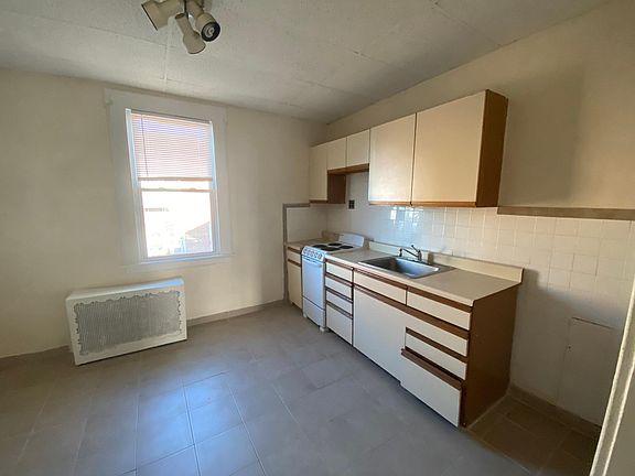 3rd image of 32 Harding Ave Floor 3