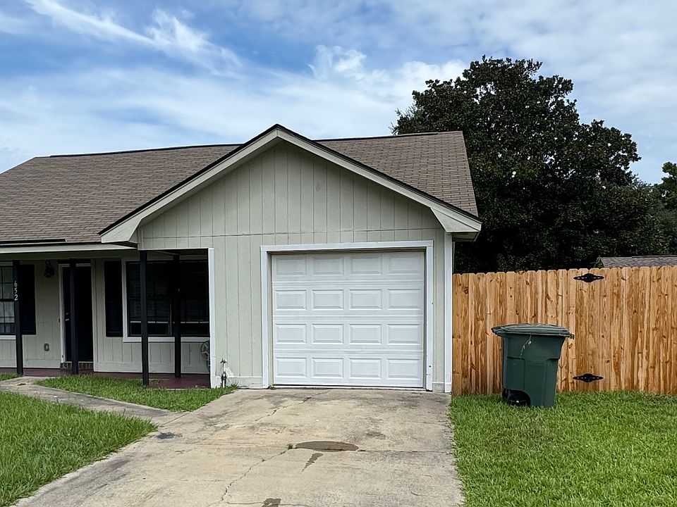 1st image of 652 Windhaven Dr