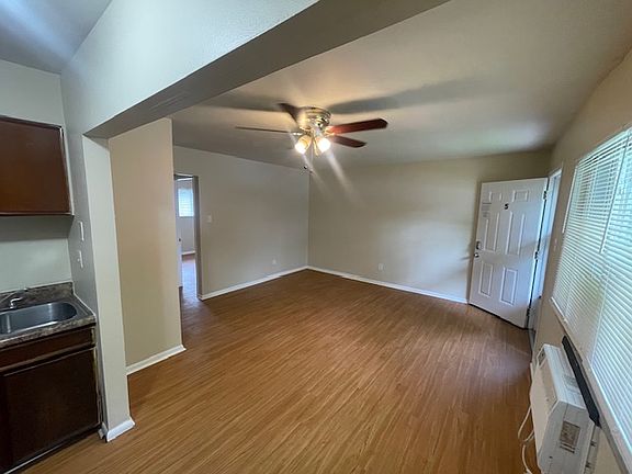5th image of 1901 E 5th Ave #5