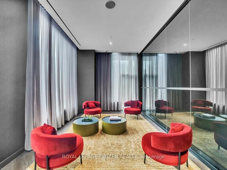 11 Yorkville Ave #6007 — Photo 41