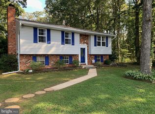 8367 Forest Dr, Pasadena, MD 21122