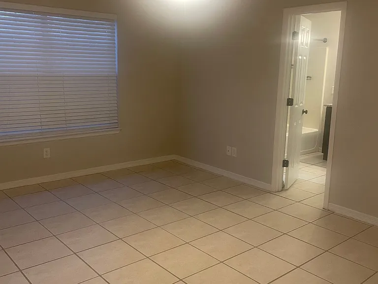 402 Peregrine Ct — Photo 11