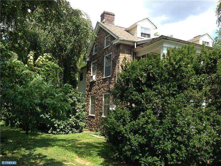 2nd image of 93 Barclay Rd