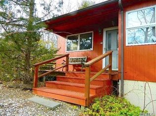 42 Red Creek Rd, Hampton Bays, NY 11946