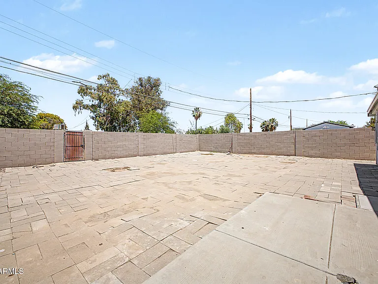 2038 E Lemon St — Photo 28