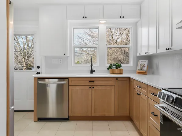 1515 16th Ave, Lewiston, ID 83501