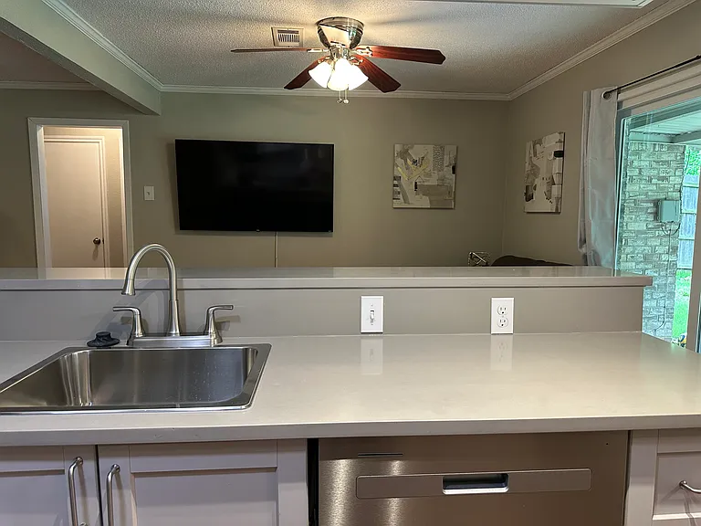 1607 Sagebrush Trl — Photo 36