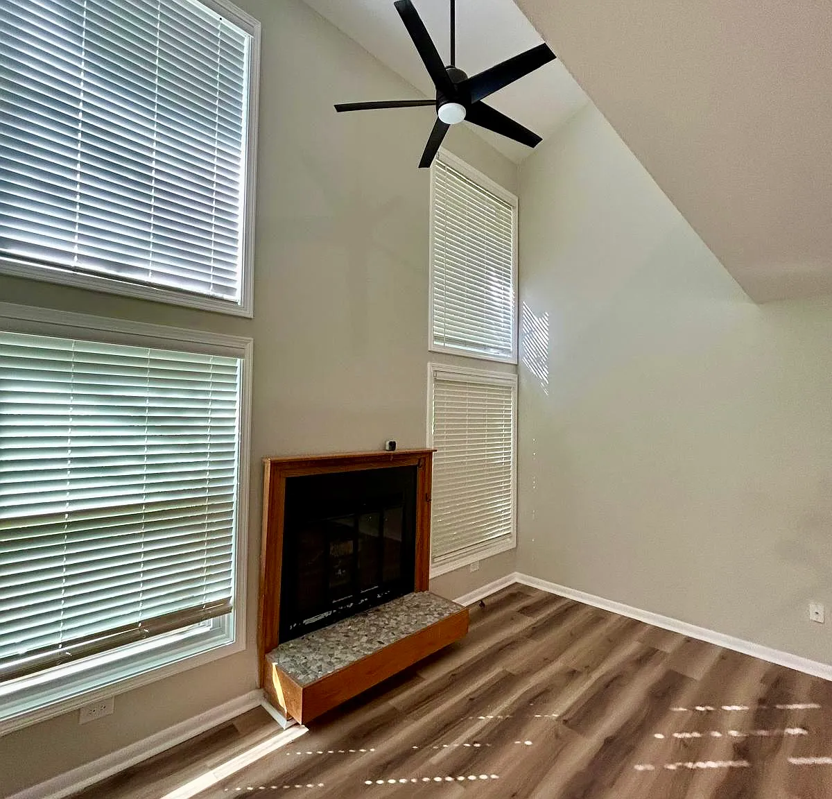 3 bed, 2.5 bath, 1855 sqft, $2,995 — Photo 4