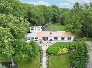 29819 E River Rd, Perrysburg, OH 43551