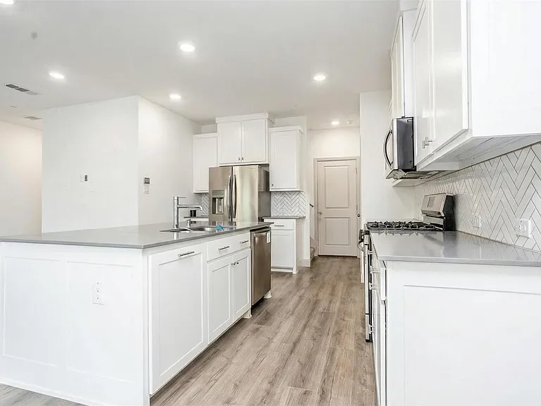 1328 Hill Country Pl — Photo 9