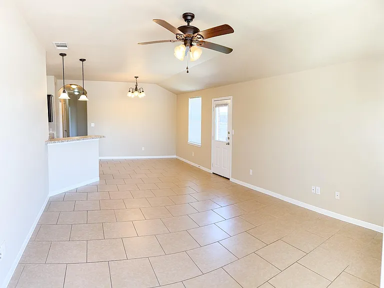 1203 Loyal Ln #B — Photo 2