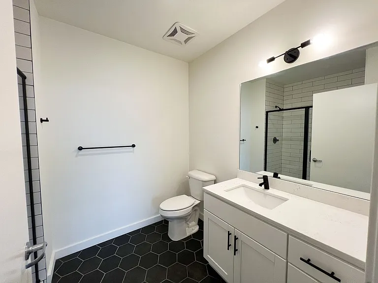 103 E 3rd St. - The Hayden — Photo 43