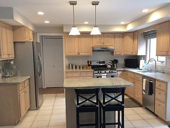 5th image of 144 Copperwood Dr