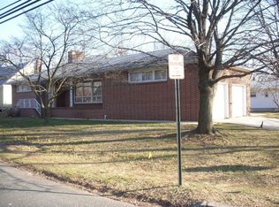 120 Magnolia Rd, Iselin, NJ 08830