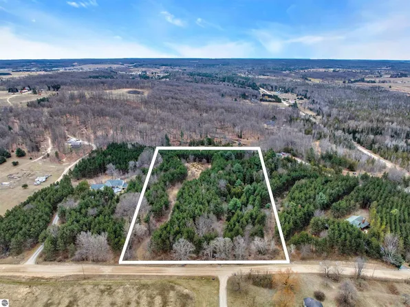 Bennett Rd, Williamsburg, MI 49690