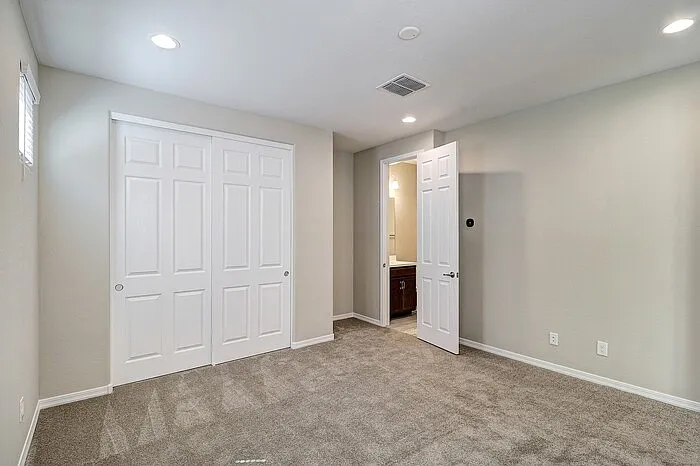 761 W Winchester Dr — Photo 6