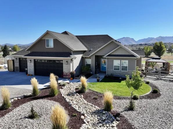 272 Lakeport Dr, Spring Creek, NV 89815