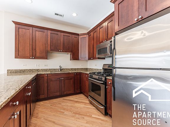 2nd image of 1438 W Belmont Ave #3
