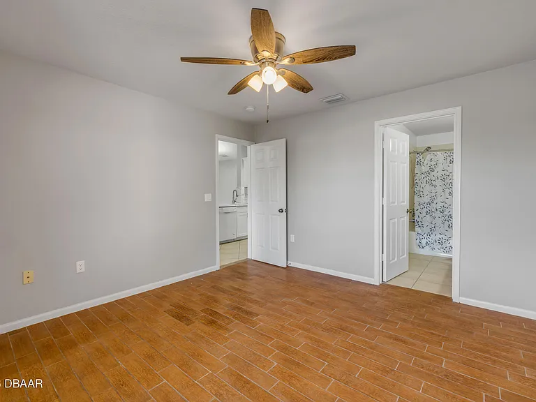940 Village Trl #4-306 — Photo 28