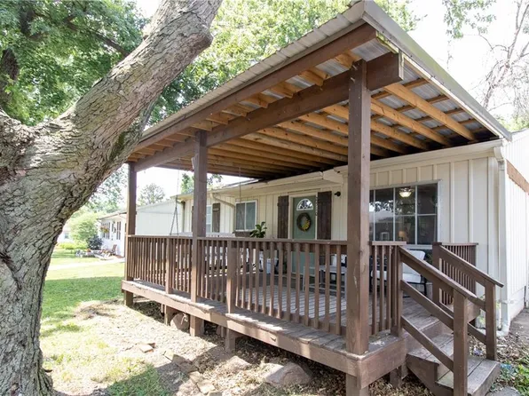 2510 Bittersweet Ln, Saint Joseph, MO 64503