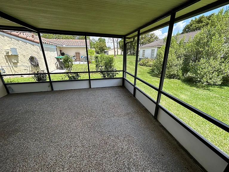 10816 Waterford Ct — Photo 13