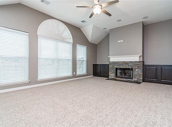 5th image of 1613 Mountain Laurel Dr