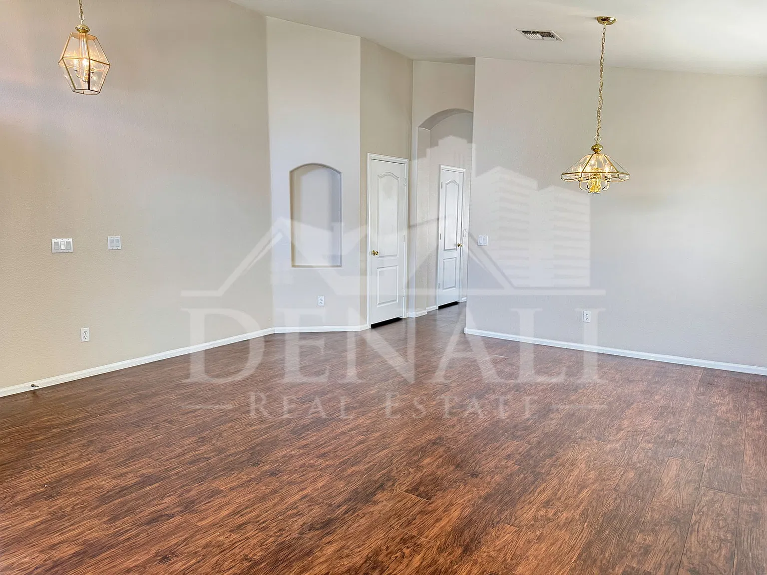 3 bed, 2.0 bath, 1522 sqft, $1,895 — Photo 3
