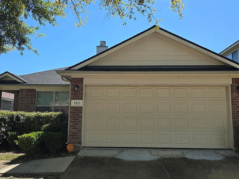 1823 Creegan Park Ct — Photo 1