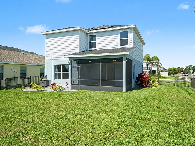 10729 High Noon Trl — Photo 32