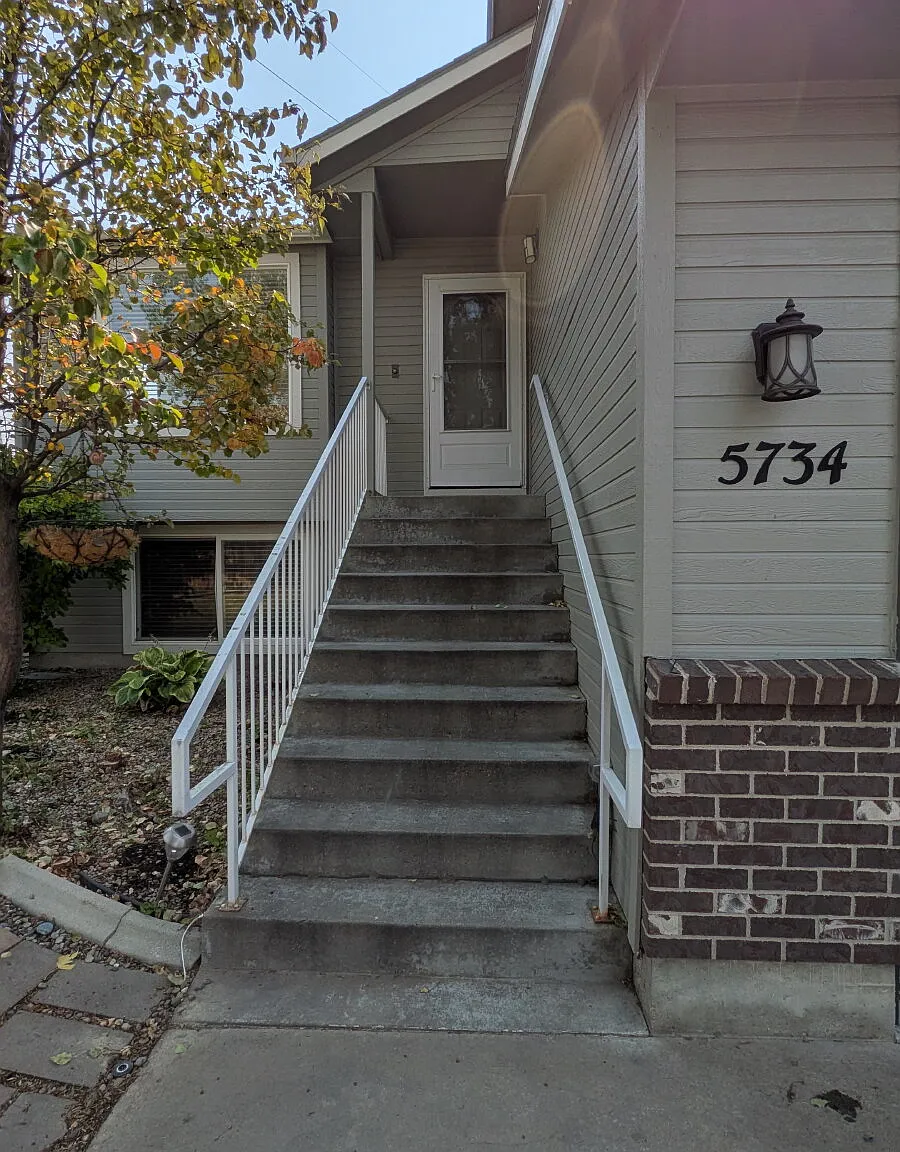 5 bed, 2.5 bath, 2800 sqft, $3,295 — Photo 2