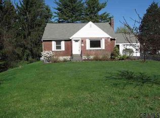 1091 Mohawk Rd, Niskayuna, NY 12309