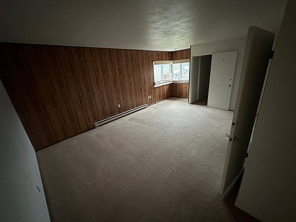3rd image of 824 S Liberty Dr