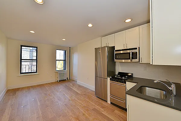 Rented by Weinstein Realty Group | media 5