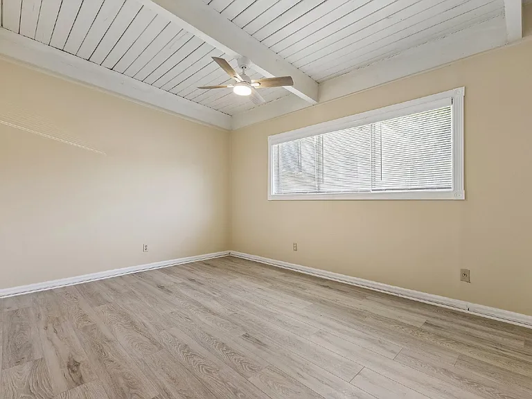 4901 Americana Dr — Photo 21